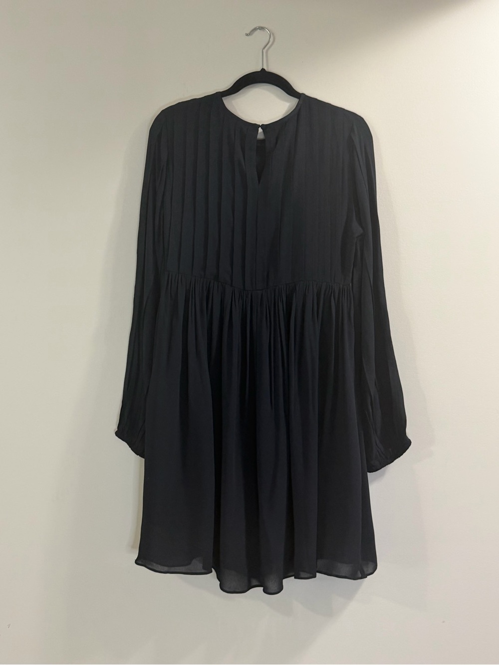 FARM Rio Black Shell Mini Dress - Picture 2 of 6